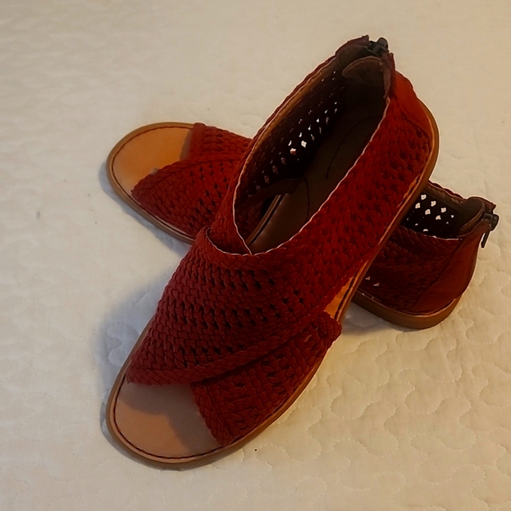 Women's born iwa macs. Rust color